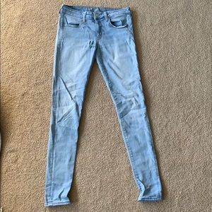Light Wash American Eagle Jeggings